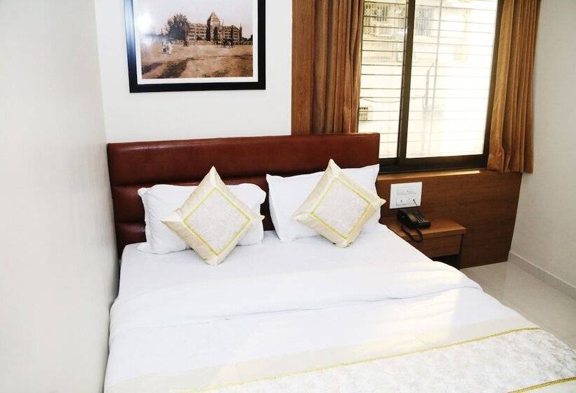 Deluxe Room, Crystal Luxury Inn  Bandra