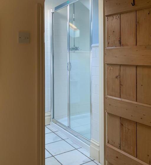 اتاق لوکس با چشم‌انداز باغ, Hollies Farm B&b