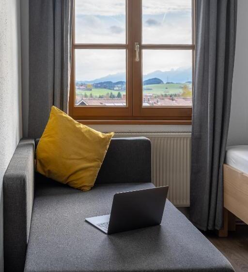 Люкс 2 Спальни, Alps Hostel