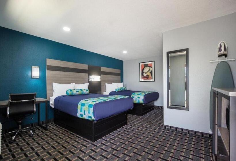 Номер Deluxe, Knights Inn And Suites Salem