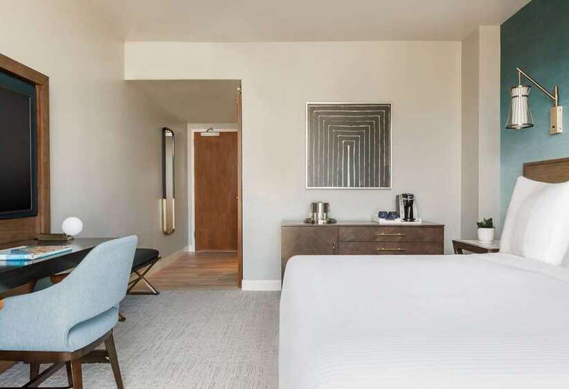 Номер Deluxe Кровать Кинг, Hilton Garden Inn Milwaukee Brookfield Conference Center, Wi