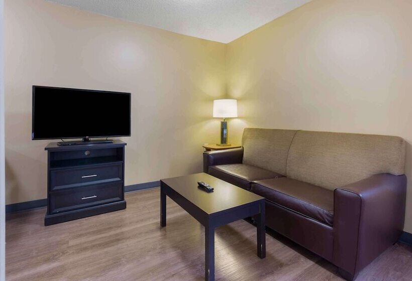 Студия Deluxe, Extended Stay America Suites  Raleigh  Cary  Harrison Ave
