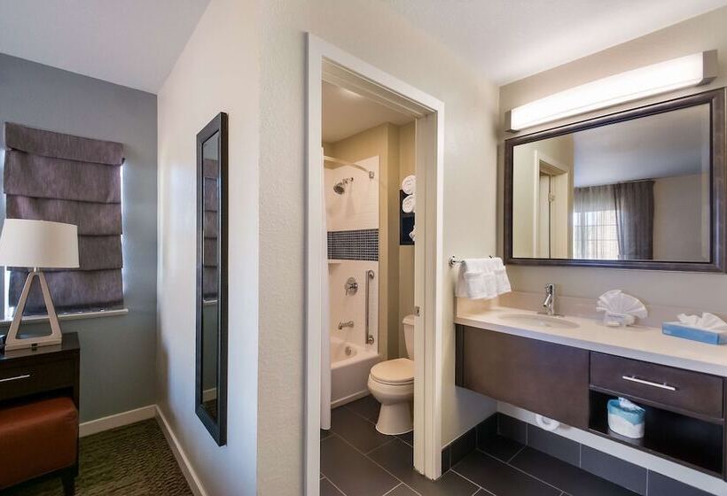 스위트, Sonesta Es Suites Dulles Airport