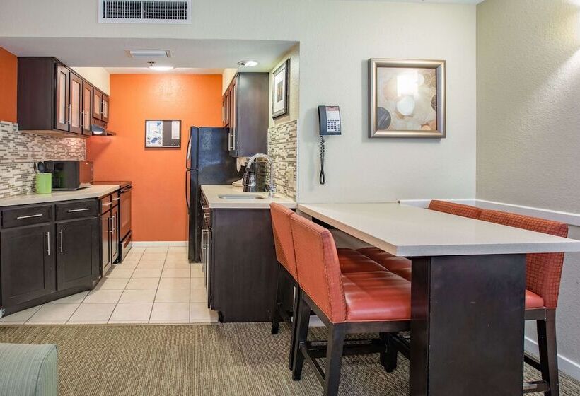סוויטה מותאמת לאדם עם מוגבלויות, Sonesta Es Suites Orlando  Lake Buena Vista