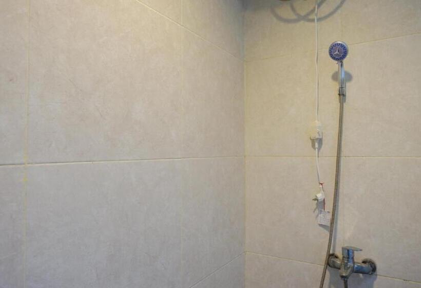 Номер Стандарт, Reddoorz @ Jalan Kartini Semarang