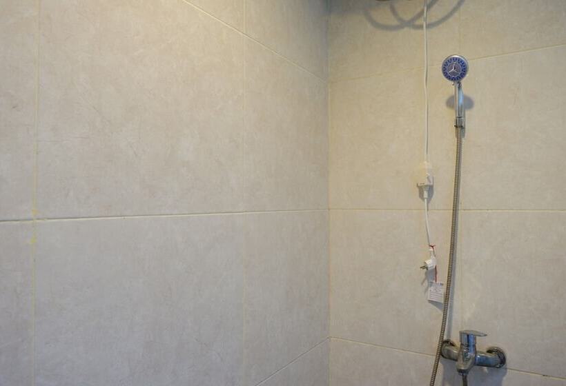 Номер Стандарт, Reddoorz @ Jalan Kartini Semarang