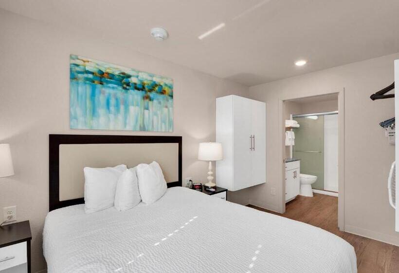 발코니가 있는 스위트, Waterwalk Extended Stay By Wyndham Raleigh   Rtp