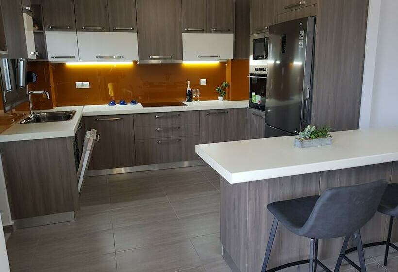 Дом 3 Спальни, Angela S Sea View 3 Bd House
