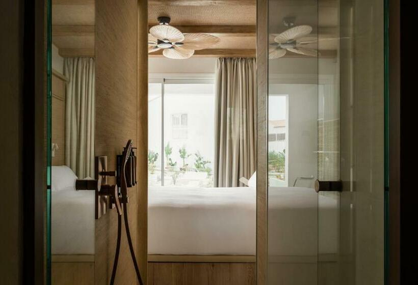 Люкс с Бассейном, Lago Resort Menorca  Suites Del Lago Adults Only