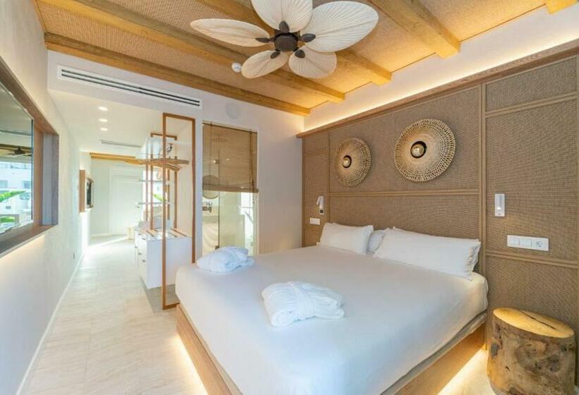 Люкс с Бассейном, Lago Resort Menorca  Suites Del Lago Adults Only