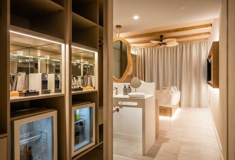 Номер Стандарт с Гидромассажем, Lago Resort Menorca  Suites Del Lago Adults Only
