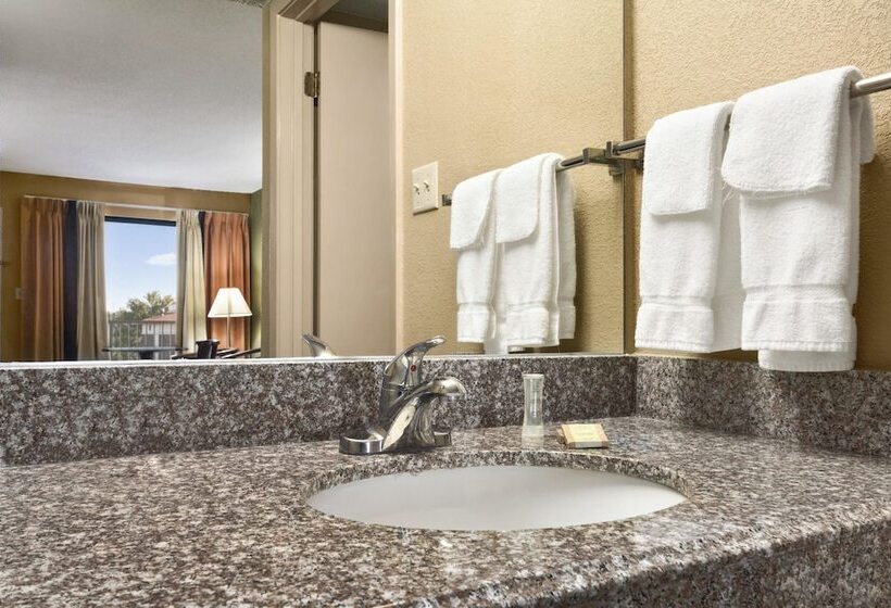 Номер Стандарт 2 Двуспальные Кровати, Super 8 By Wyndham Hattiesburg North