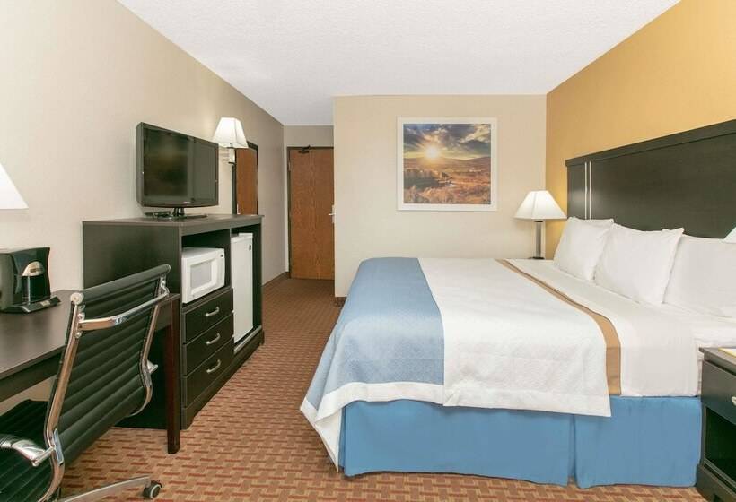 Номер Стандарт Адаптированный для Инвалидов, Days Inn By Wyndham Hornell Ny