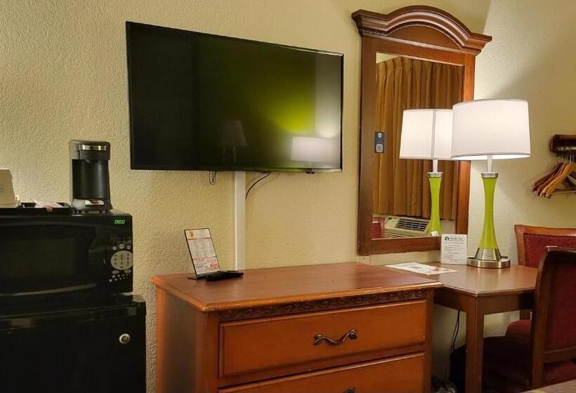 Номер Стандарт Адаптированный для Инвалидов, Super 8 By Wyndham Canton/livonia Area