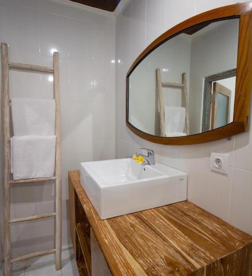 Quarto Deluxe, Bali Komang Guest House Sanur