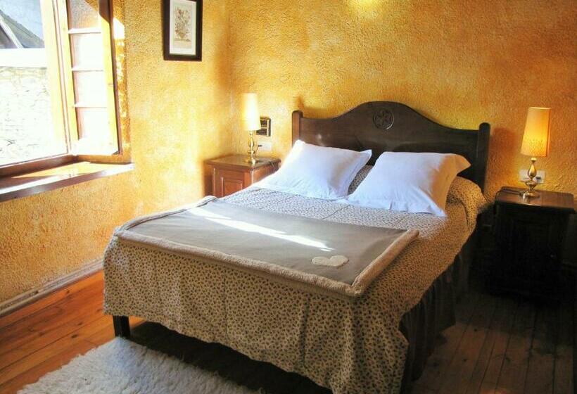 4인용 스탠다드 룸, Hostal Plaça Garós