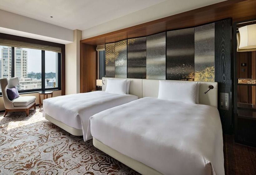 جناح, Hyatt Regency Yokohama