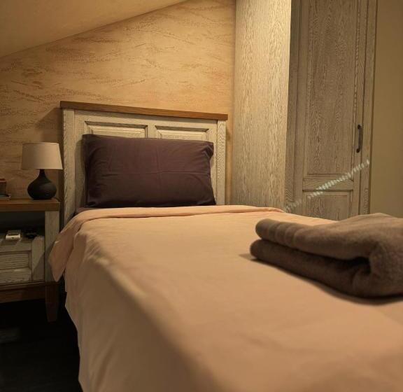 اتاق استاندارد یک نفره, Boutique Guest House Yes For You