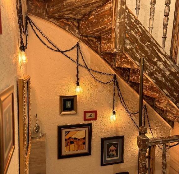 سوییت اجرایی, Boutique Guest House Yes For You