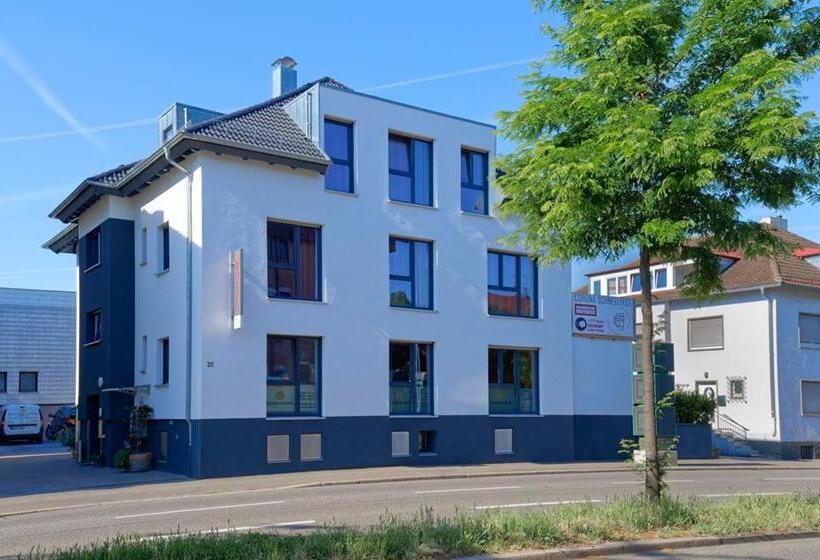 Номер Стандарт с Балконом, Heilbronner Hotel Am Schönen Theater