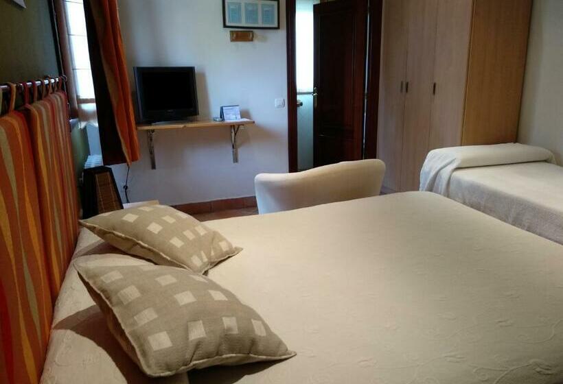 اتاق استاندارد سه نفره, Pension Zelaigane
