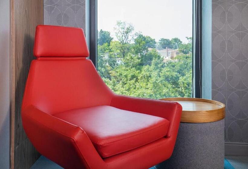 Номер Стандарт, Aloft New York Laguardia Airport