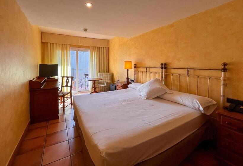 Quarto Estandar com Sacada, Vila De Tossa