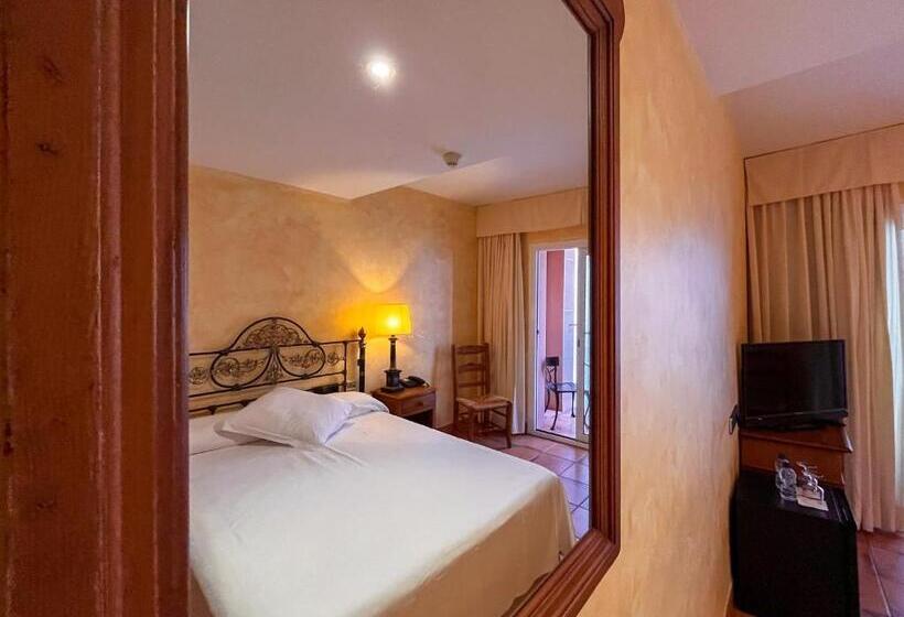 Quarto Estandar Individual, Vila De Tossa