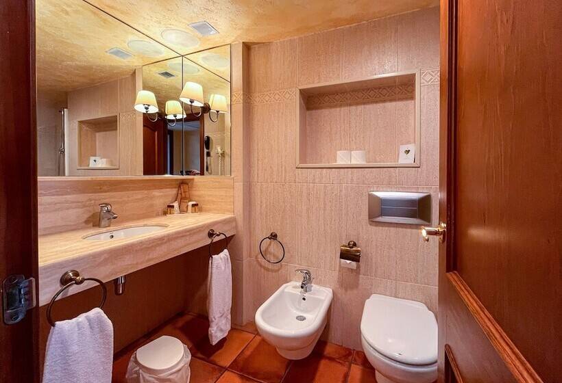 Quarto Estandar com Sacada, Vila De Tossa