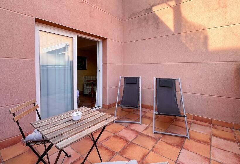 Quarto Estandar com Terraço, Vila De Tossa