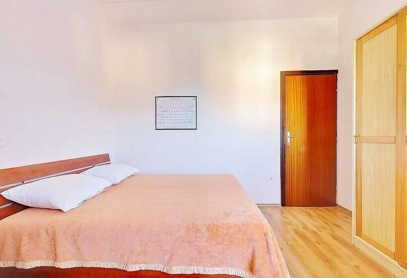 침실 1개 아파트, Apartment Lenka / Three Bedroom