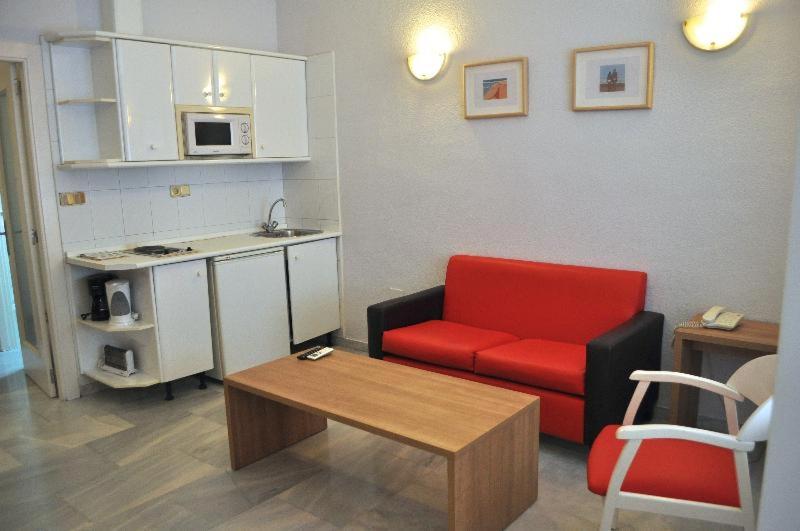 Номер Стандарт, First Flatotel International