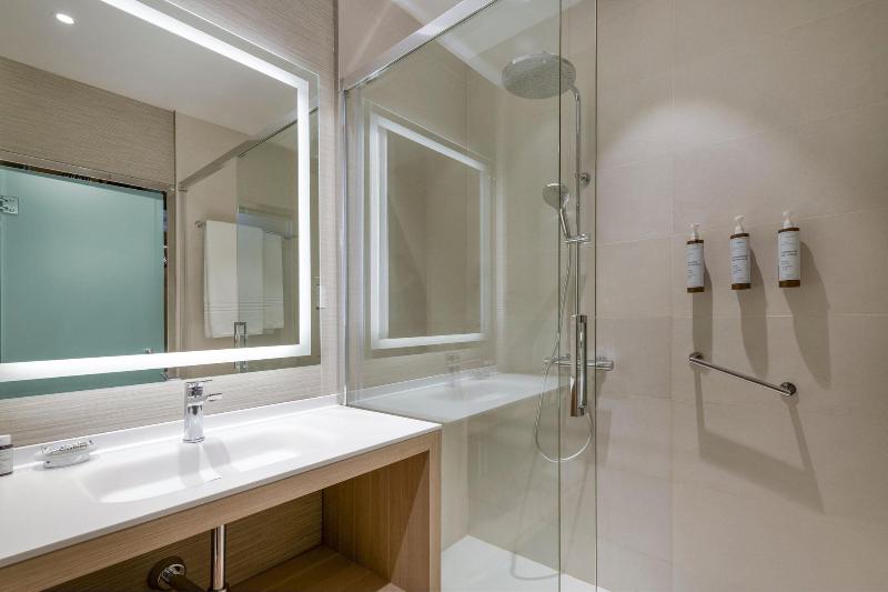 اتاق استاندارد با تخت بزرگ, Ac Hotel Som By Marriott