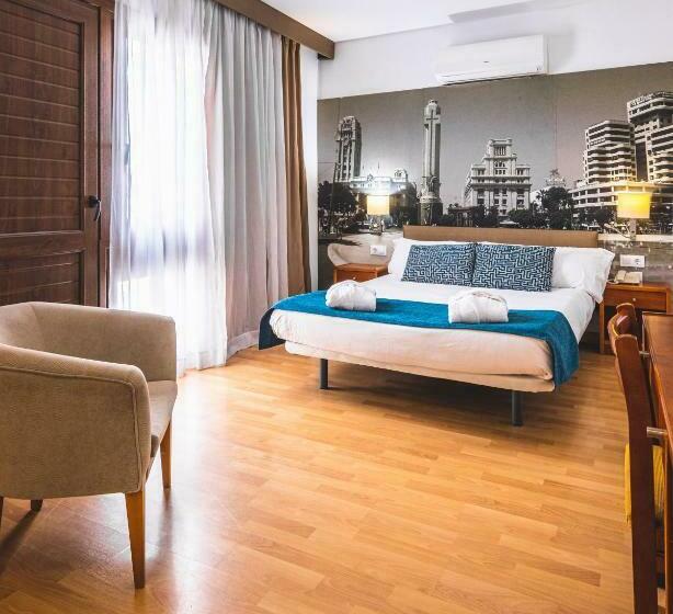 Quarto Estandar Vista Cidade, Adonis Plaza