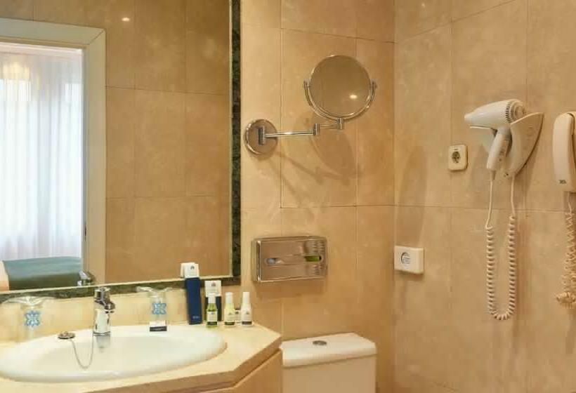 اتاق استاندارد سه نفره, Suites Barrio De Salamanca