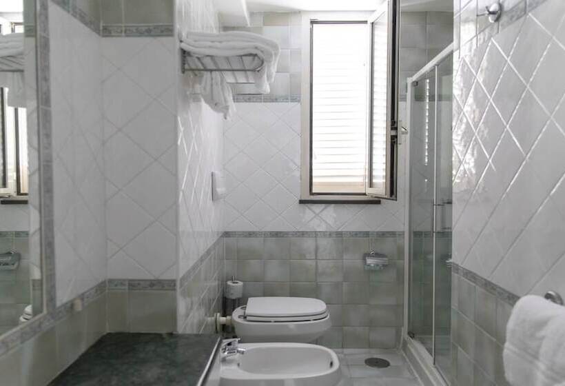 اتاق استاندارد سه نفره, Il Gabbiano