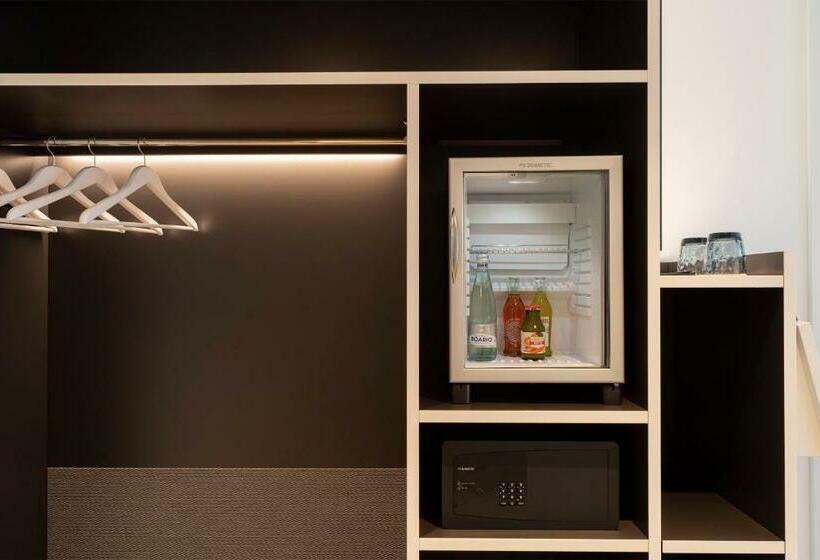 اتاق استاندارد با چشم‌انداز, Innside by Meliá Madrid Gran Vía