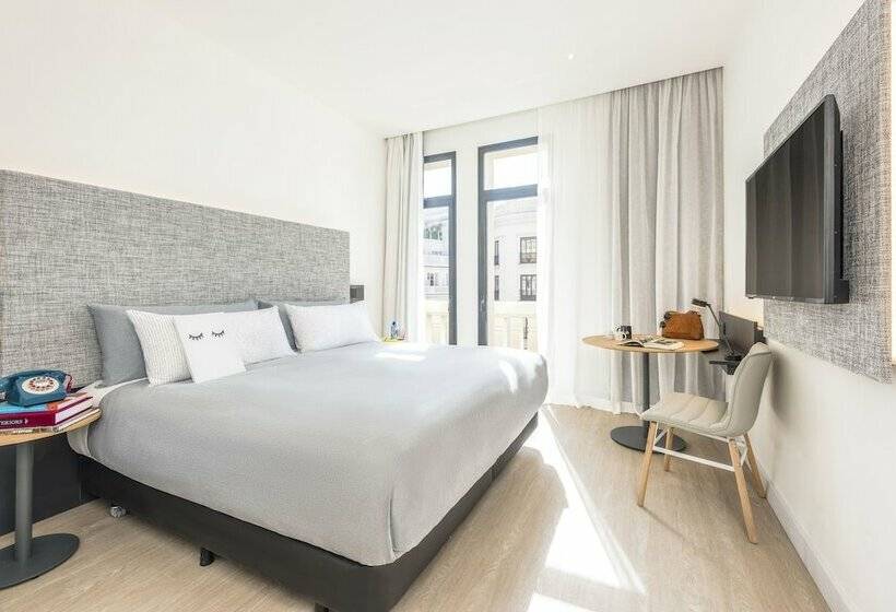 اتاق استاندارد با چشم‌انداز, Innside by Meliá Madrid Gran Vía