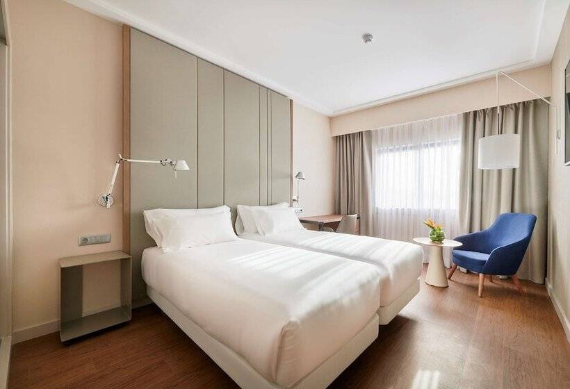 Семейный Номер, NH Lisboa Campo Grande