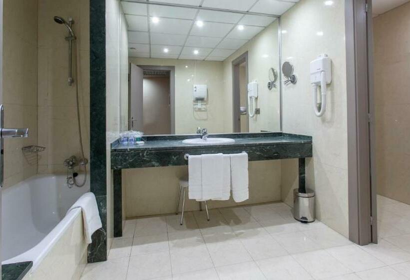 غرفة قياسية, Olympia Valencia