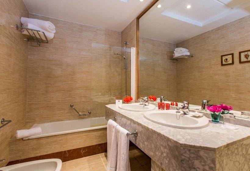 اتاق راحتی سه تخته, Leonardo Hotel Granada
