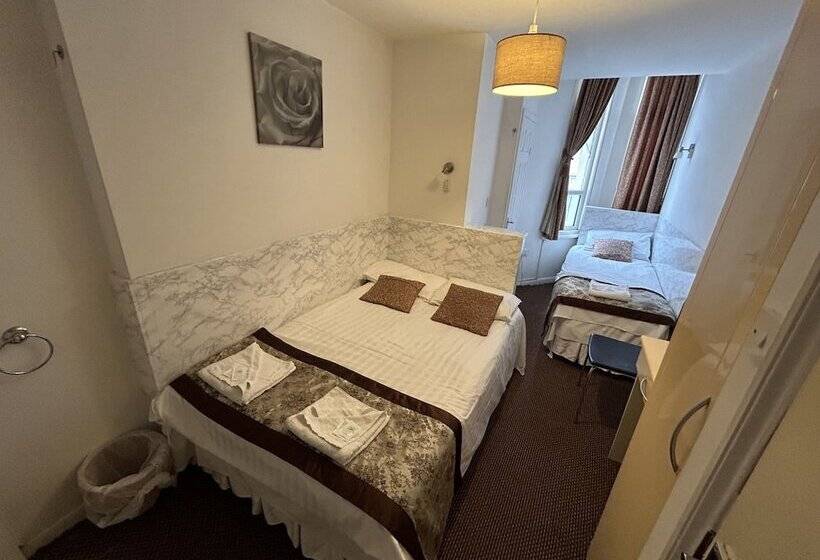 Quarto Triplo Estandar, Earls Court