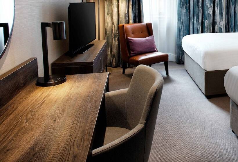 Номер Стандарт 2 Двуспальные Кровати, Hilton Edinburgh Carlton