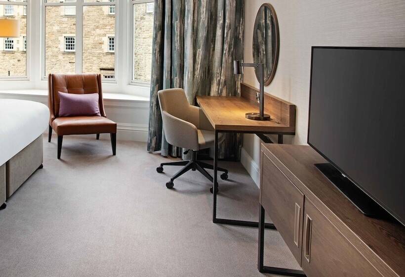 Номер Deluxe, Hilton Edinburgh Carlton