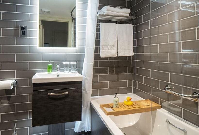 Номер Superior, The Tudor House Hotel, Tewkesbury, Gloucestershire