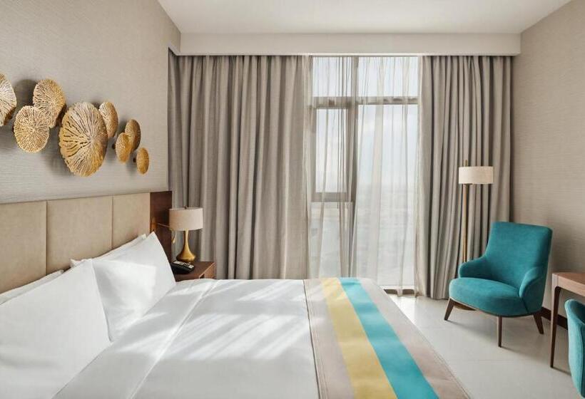 Номер Премиум, Holiday Inn Dubai Al Maktoum Airport, An Ihg