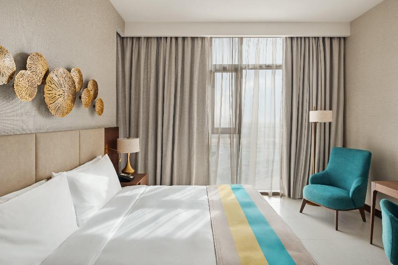 Номер Deluxe, Holiday Inn Dubai Al Maktoum Airport, An Ihg