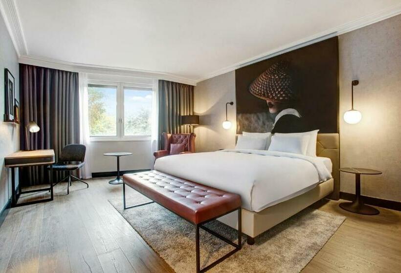이그제큐티브 룸, Radisson Red  London Heathrow