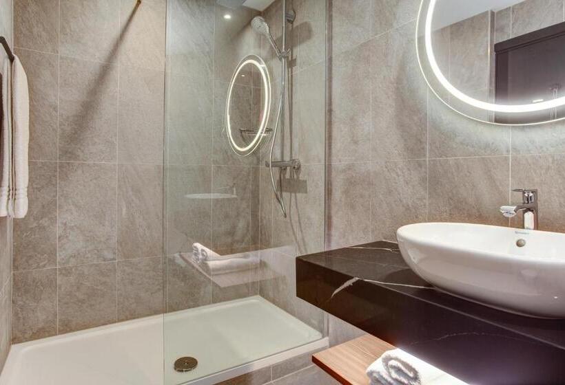스탠다드 룸, Radisson Red  London Heathrow