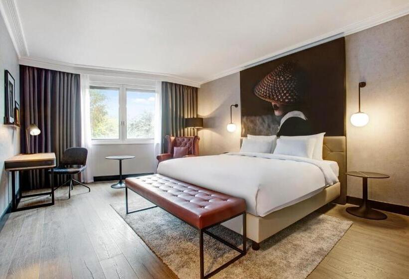 스탠다드 룸, Radisson Red  London Heathrow